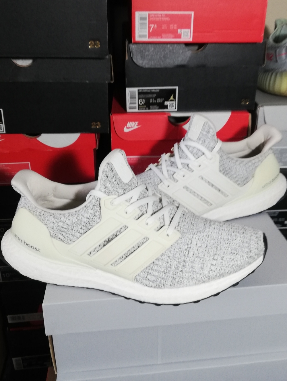 ADIDAS ULTRA BOOST MEN US SIZE 11 GREAT COND